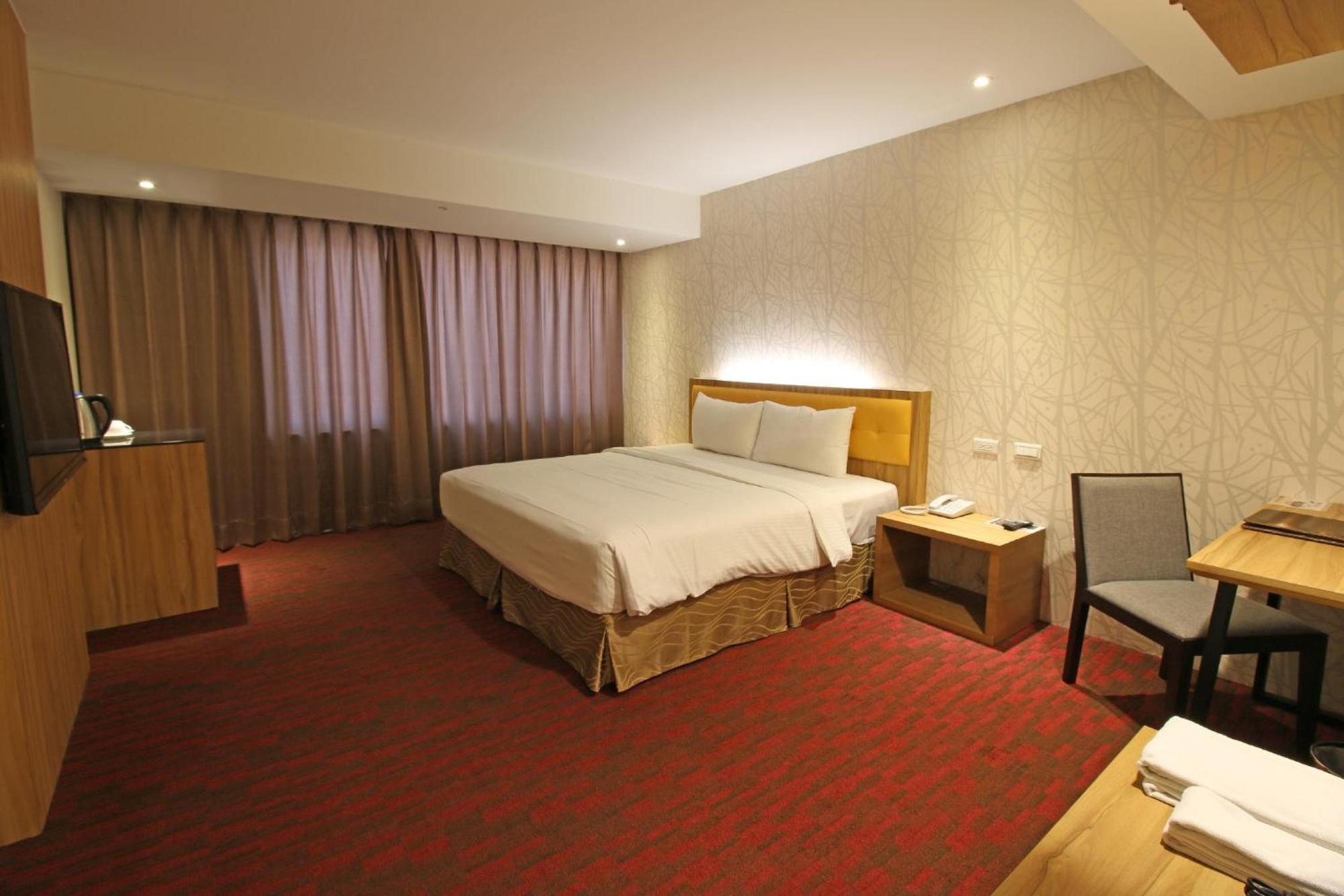 Bamboo Hotel Каосюн Екстериор снимка
