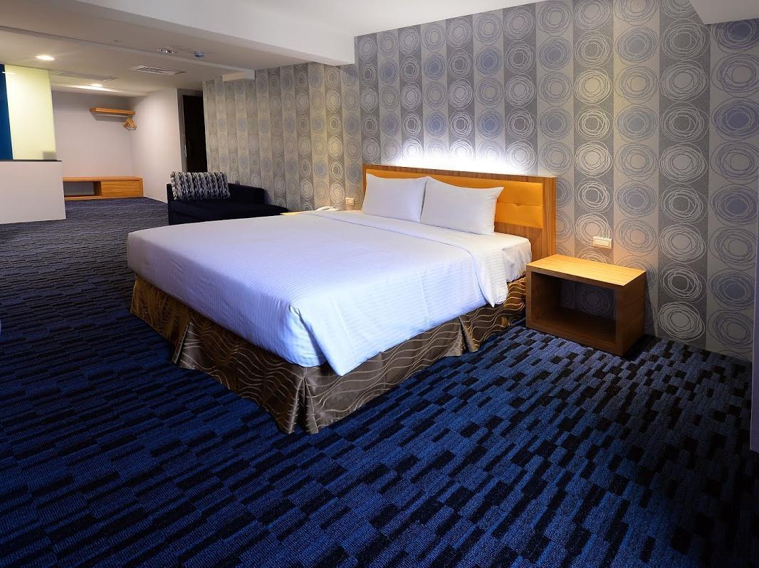 Bamboo Hotel Каосюн Екстериор снимка