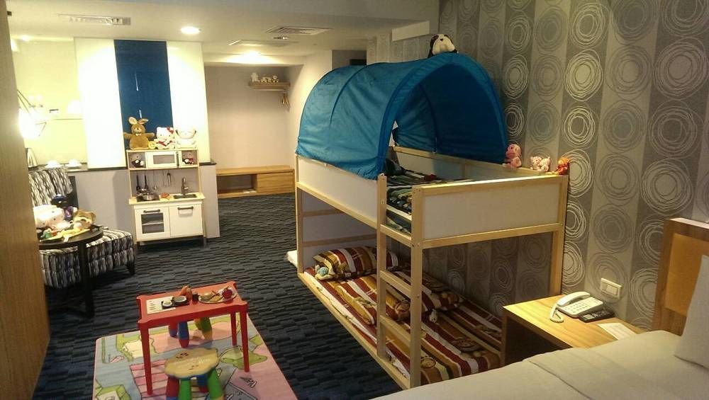 Bamboo Hotel Каосюн Екстериор снимка