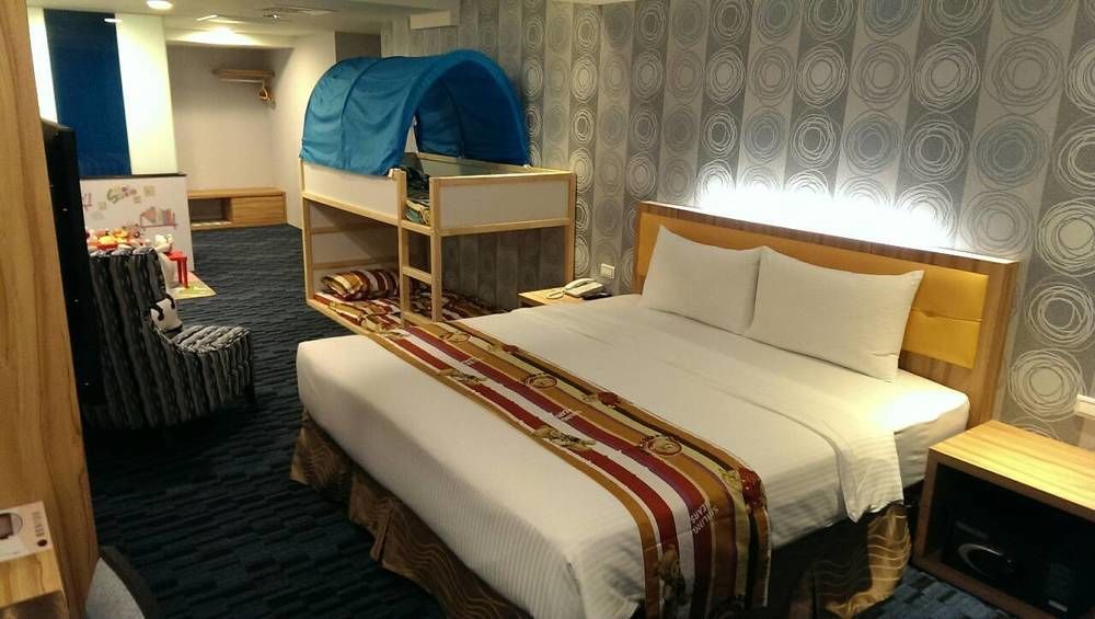 Bamboo Hotel Каосюн Екстериор снимка